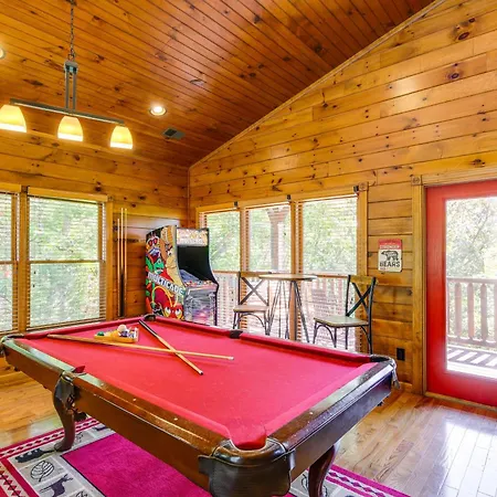 Cabin With Pool Access About 3 Mi To Downtown Gatlinburg Exterior photo